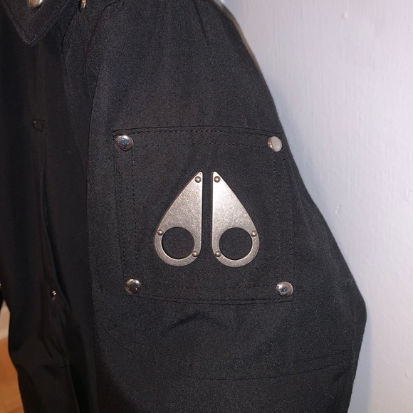 Kids moose knuckle Debbie bomber size large black with white fur - Picture 6 of 6